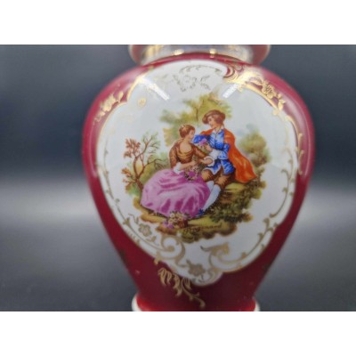Porcelain urn