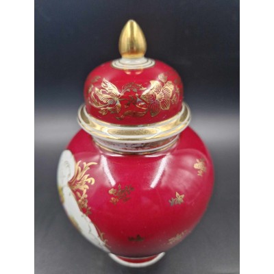Porcelain urn