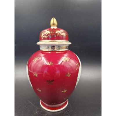Porcelain urn