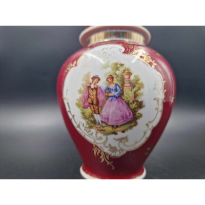 Porcelain urn
