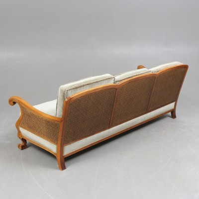 Senovinė “Chippendal” stiliaus sofa