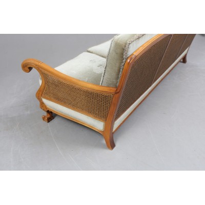 Senovinė “Chippendal” stiliaus sofa