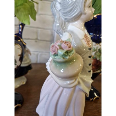 Porcelain statuette (Tengra, Spain)