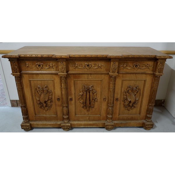 Large antique oak chest of drawers