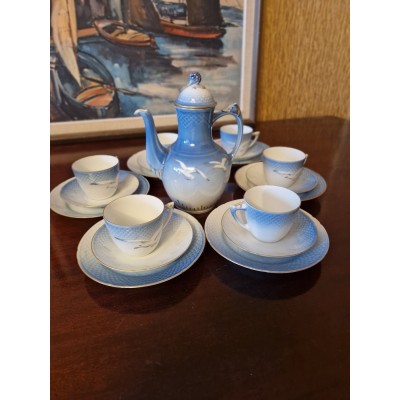 Porcelain coffee set "Blue Seagull"