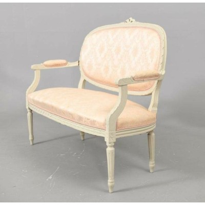 Rokoko stiliaus dvivietė sofutė – elegancijos akcentas Jūsų interjere. Rokoko stiliaus dvivietė sofutė – elegancijos akcentas Jūsų interjere.