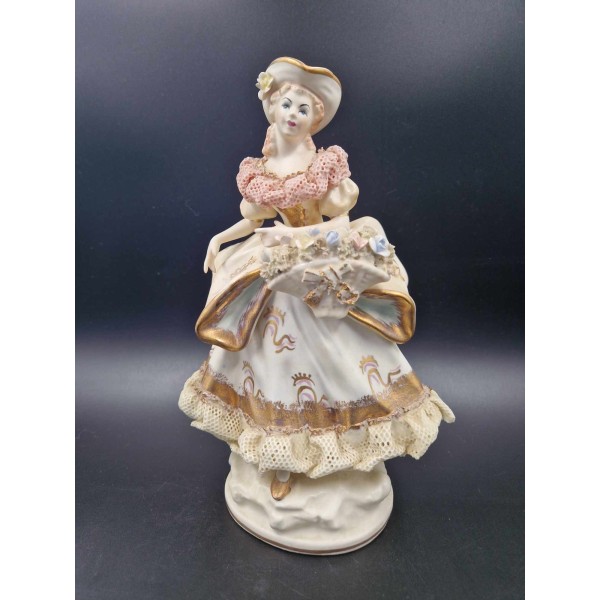Porcelain statuette (Lady)