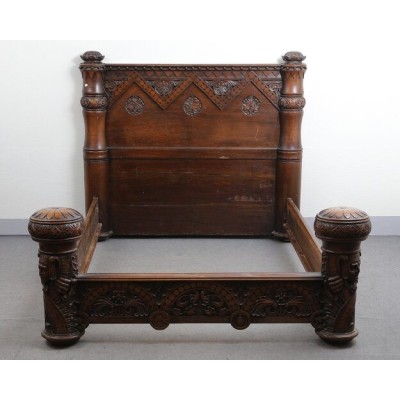 Baroque style bed