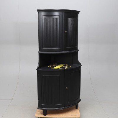 Gustavian style chest of drawers