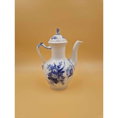 Royal Copenhagen cafe "Blue Flower"