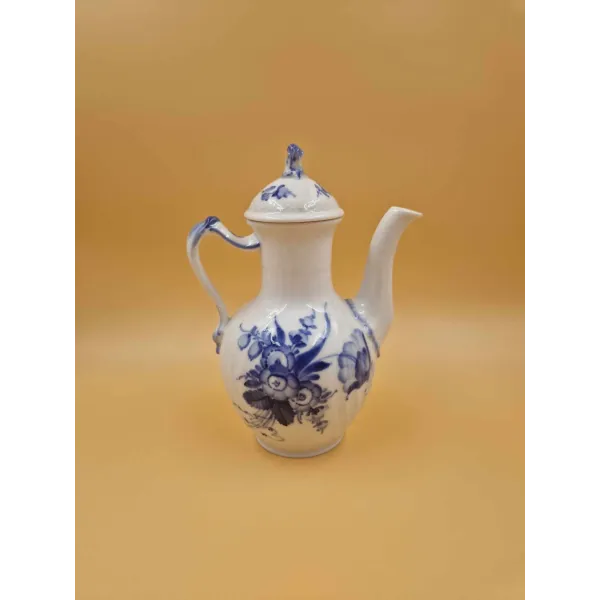 „Royal Copenhagen“ porcelianinis kavos/arbatos indas „Blue Flower Curved“