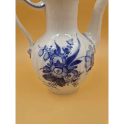„Royal Copenhagen“ porcelianinis kavos/arbatos indas „Blue Flower Curved“