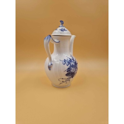 Royal Copenhagen cafe "Blue Flower"
