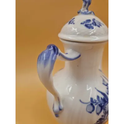 „Royal Copenhagen“ porcelianinis kavos/arbatos indas „Blue Flower Curved“