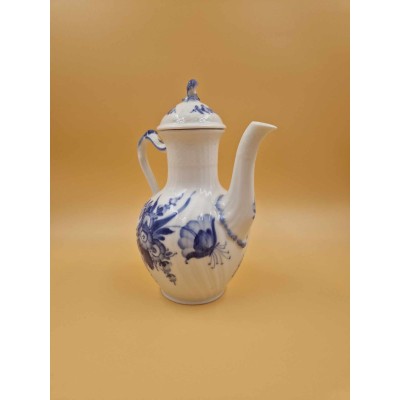 Royal Copenhagen cafe "Blue Flower"