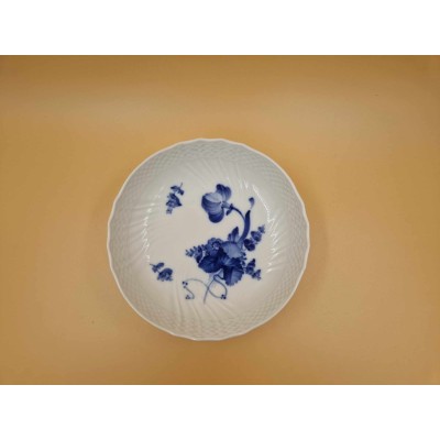 Royal Copenhagen "Blue Flower" decorative plate