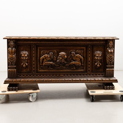 Baroque style chest