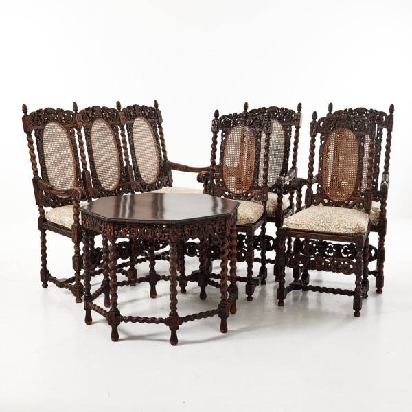 Baroque style set