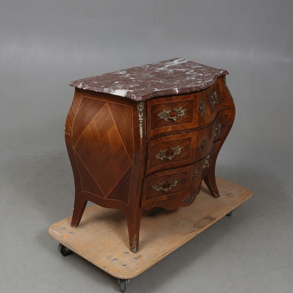 RococoStill chest of drawers