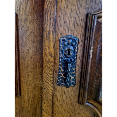 Antique oak chest of drawers
