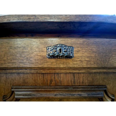 Antique oak chest of drawers
