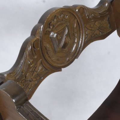 Antique armchair (DANTESTOL)