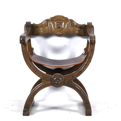 Antique armchair (DANTESTOL)