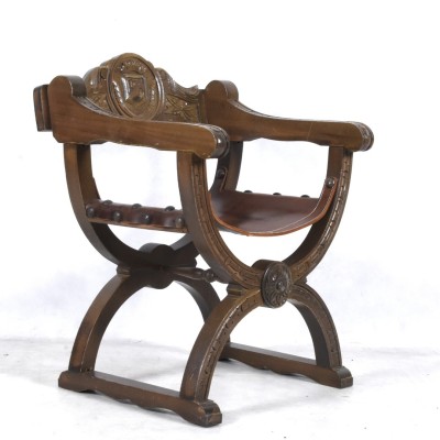 Antique armchair (DANTESTOL)