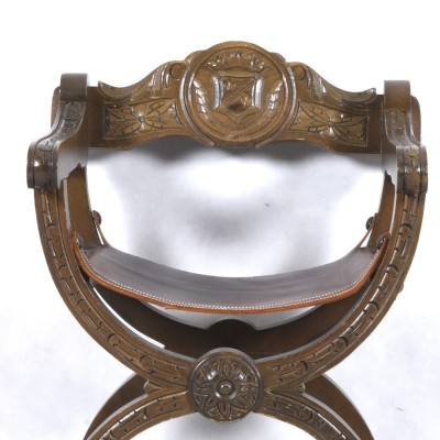 Antique armchair (DANTESTOL)