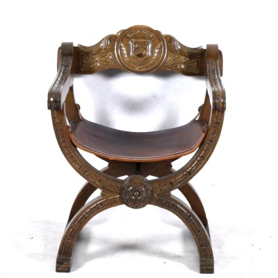 Antique armchair (DANTESTOL)
