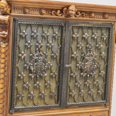 Renaissance Style Bar