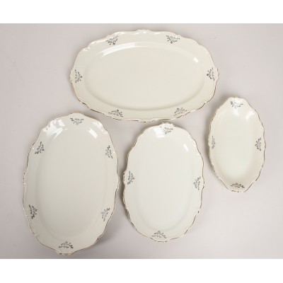 Porcelain dinner service (54 pieces)