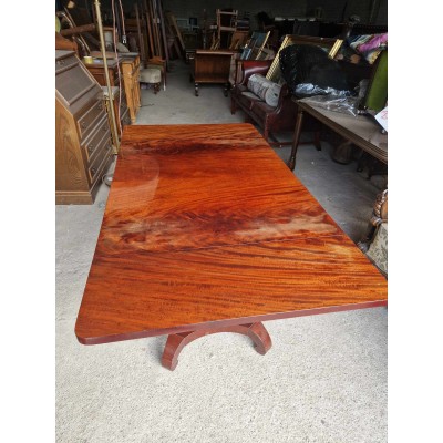 Empire style table