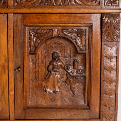 Antique chest of drawers