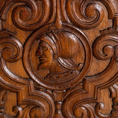 Antique chest of drawers