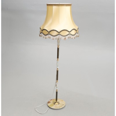 Floor lamp