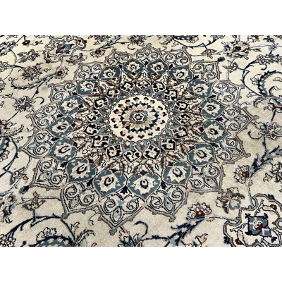 Hand-knotted Persian carpet "Nain" (380cm x 290cm)