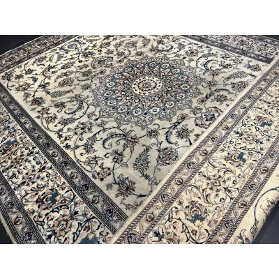Hand-knotted Persian carpet "Nain" (380cm x 290cm)