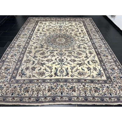 Hand-knotted Persian carpet "Nain" (380cm x 290cm)