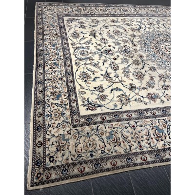 Hand-knotted Persian carpet "Nain" (380cm x 290cm)