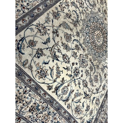 Hand-knotted Persian carpet "Nain" (380cm x 290cm)