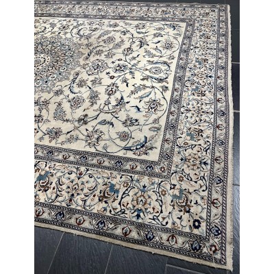 Hand-knotted Persian carpet "Nain" (380cm x 290cm)