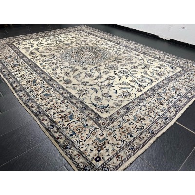 Rankomis surištas Persiškas kilimas "Nain" (380cm x 290cm)