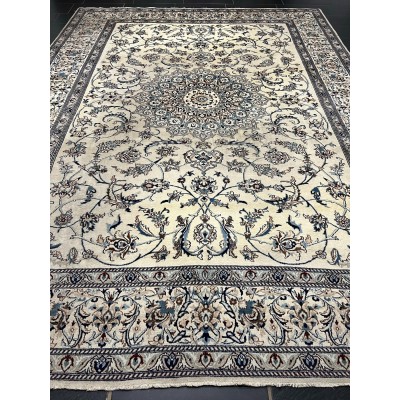 Hand-knotted Persian carpet "Nain" (380cm x 290cm)