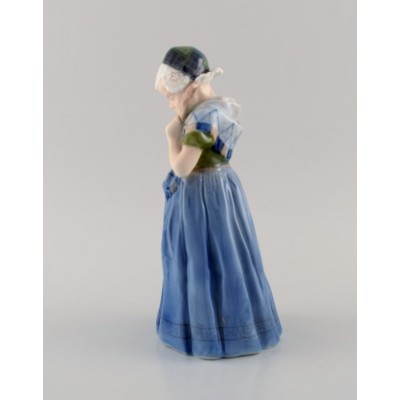 Royal Copenhagen kolekcinė statulėlė "Amager Girl"