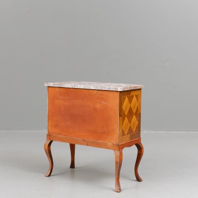 Antique solid wood chest of drawers