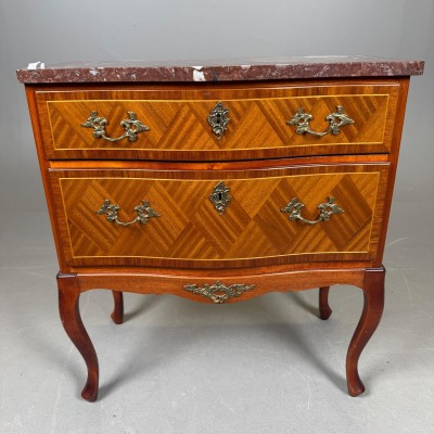 Antique solid wood chest of drawers