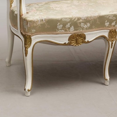 Rococo style sofa/bench