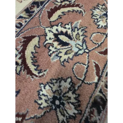 Rankų darbo rytietiškas kilimas Tabriz stiliaus