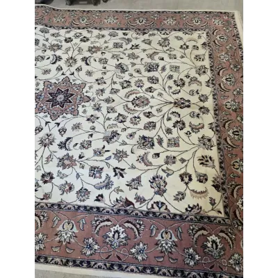 Rankų darbo rytietiškas kilimas Tabriz stiliaus